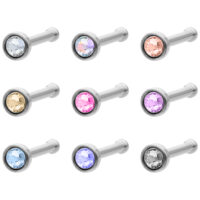 Silberner Nasenstecker aus Titan mit verschiedenen Kristallfarben auf weißem Hintergrund