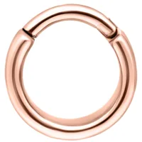 Roségoldener Septum Clicker mit dreifachem Scharnier auf weißem Hintergrund