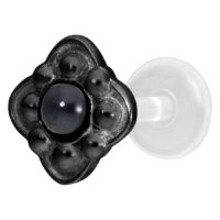 Schwarzer Labret mit Push-Fit und glattem Design auf weißem Hintergrund