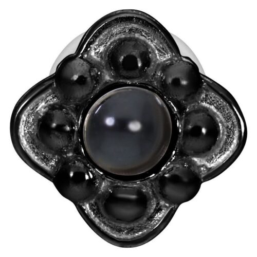 Schwarzes Labret mit Push-Fit Verschluss auf weißem Hintergrund